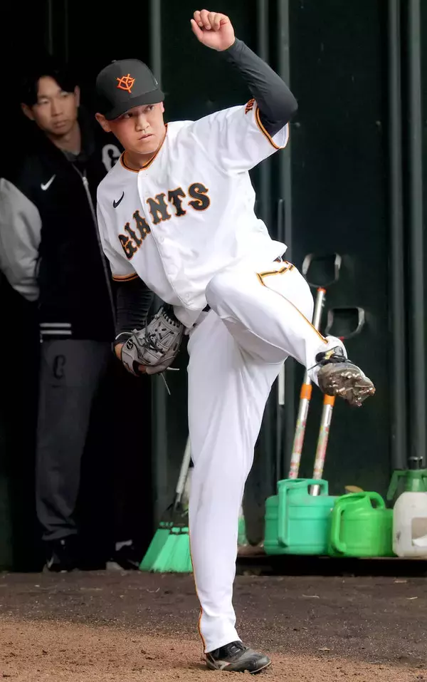 【巨人】育成１位左腕・冨重英二郎が初の実戦形式　堀田賢慎らも登板予定…２軍宮崎キャンプ