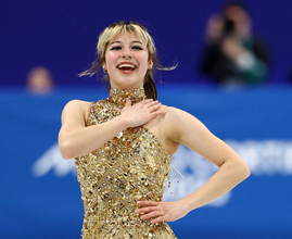 【五輪】米国アリサ・リュウがジャンプ全て着氷で首位！マリニンも立ち上がって称賛！会場大歓声…「自分のストーリーを伝えたいだけ」