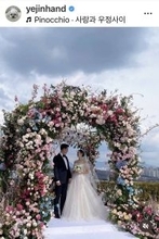 「美しいラブストーリーは続く」ドラマ共演→結婚のヒョンビン＆ソン・イェジン、ウェディングショットで結婚４周年報告…「愛の不時着」から約６年