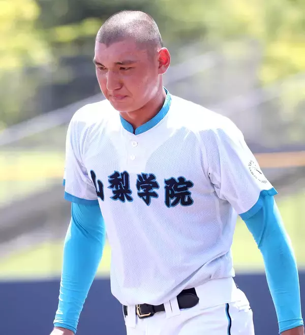【高校野球】山梨学院・菰田陽生、準決勝敗退に涙「何が起きたのか分からない」ドラ１候補の二刀流右腕　１０回に登板→１５０キロも決勝点献上…県内２４連勝でストップ