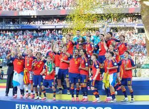 【Ｗ杯】「個の依存」を越えたスペイン優勝に見る日本サッカーの未来 …日本らしさと世界基準を融合させる４年間に