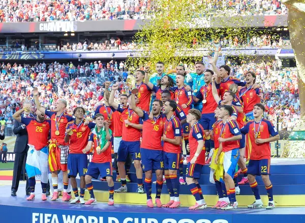【Ｗ杯】「個の依存」を越えたスペイン優勝に見る日本サッカーの未来 …日本らしさと世界基準を融合させる４年間に