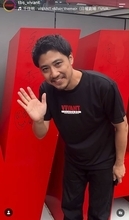 【ＶＩＶＡＮＴ】「別人過ぎる」イケメンの正体に大混乱「男前…！」さわやか笑顔「髪の毛…」スキンヘッドのシンシー悪役・リンリン