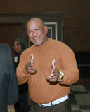 「【巨人】最強コンビ「オガラミ」共演　アレックス・ラミレス氏が球団ＯＢゴルフでファンと交流」の画像1