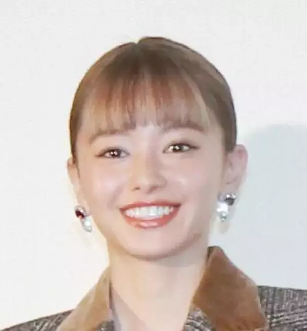 「旦那さん幸せ者ーーー！」山本舞香、夫・マイファスＨｉｒｏの誕生日をお祝い！幼少期の写真も披露…電撃結婚から１年