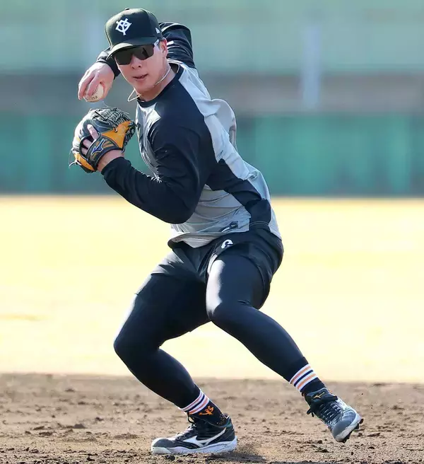 【巨人】ドラフト５位の小浜佑斗、複数ポジションＯＫ「ショートだけじゃダメじゃないかと」二塁でも軽快