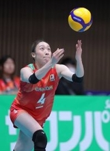【バレー女子】紅白戦で新チームが本格始動　タイムアウトでは全選手とアクバシュ監督がコートに集まる場面も