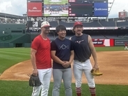 元巨人３戦士が再会　ブルージェイズ・岡本が、ナショナルズ・マイコラス＆グリフィンと談笑