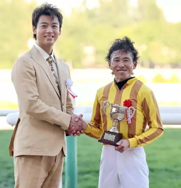 【札幌記念】竹内涼真がシェイクユアハート陣営を祝福「心から敬意を」　表彰式プレゼンター
