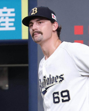 【オリックス】２１３センチ右腕・ジェリーが帰国「大阪とオリックスは自分の『ホーム』」２１試合で３勝１０敗
