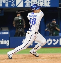 【ＤｅＮＡ】ドラ５・成瀬脩人が同点の左犠飛　勝利すれば勝率５割以上が確定