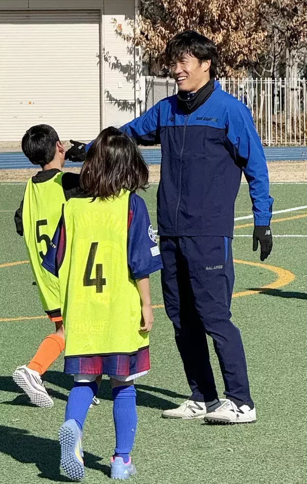Ｊ１名古屋のＭＦ稲垣祥が地元の練馬で新春サッカー教室　川崎ＤＦ三浦颯太と「クロスからのシュート」をテーマに指導