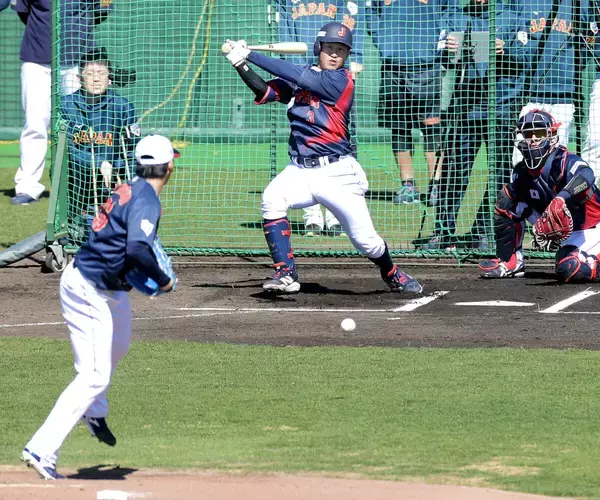 侍ジャパン初のライブＢＰで近藤健介、小園海斗に快音　サポート侍の中山礼都が唯一の長打