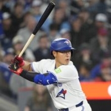 岡本和真、１打席目は二飛　「５番・三塁」でスタメン　９戦ぶりのアーチなるか　シティコネクトユニホームを着用　