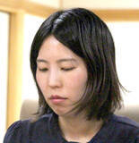 「福間香奈女王、体調不良乗り越え勝利　１勝１敗のタイに　体調不良で午後は洋服に　マイナビ女子オープン五番勝負第２局」の画像1