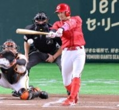 【広島】３戦ぶり２番の菊池涼介が先制打！４番・坂倉将吾も適時二塁打で続いた「キクさん（菊池選手）に続けて良かった」　８戦連続で２得点以下の打線が３回に２得点