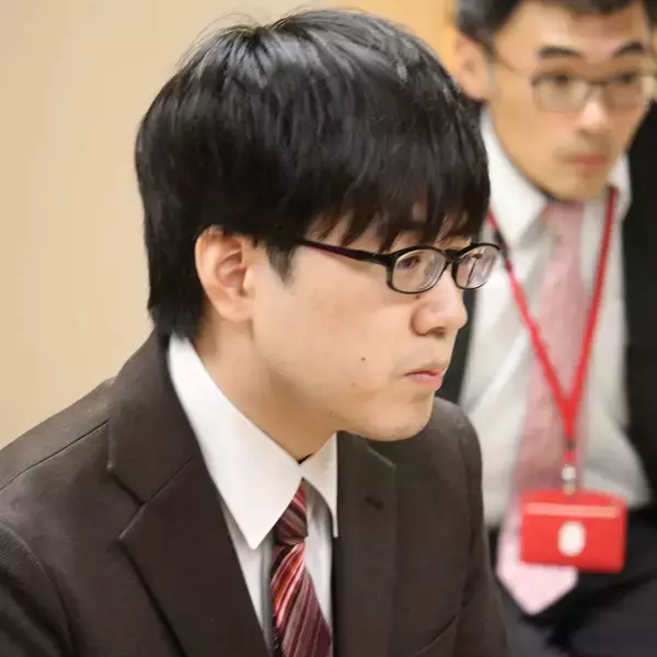 服部慎一郎七段、タイトル戦初挑戦「シリーズが始まるまでにどれだけ力をつけられるか」／将棋～お笑い、走る棋士…一問一答