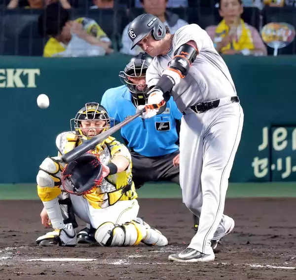 クールな巨人・ダルベック、実はおちゃめでイタズラ好き…知念と敬礼ポーズも