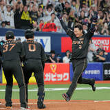 「【阪神】大山悠輔が決めた！今季５度目サヨナラ勝利＆リーグ一番乗り６０勝　佐藤輝明の同点２９号ソロから連弾で劇的決着　２位・巨人に３ゲーム差」の画像1