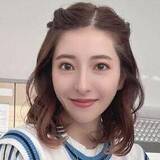 「”美人すぎる女医”木村好珠さん、可愛さ大爆発のブルーストライプシャツ×白ベストコーデが圧巻！」の画像1