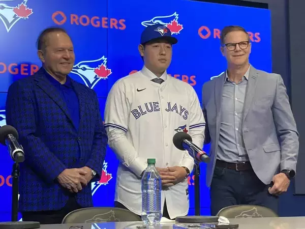 岡本和真「日本一にはなれなかったんですけど…」「世界一になりたくて来ました」　ブルージェイズ入団会見で宣言