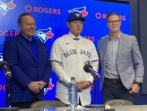 岡本和真「日本一にはなれなかったんですけど…」「世界一になりたくて来ました」　ブルージェイズ入団会見で宣言