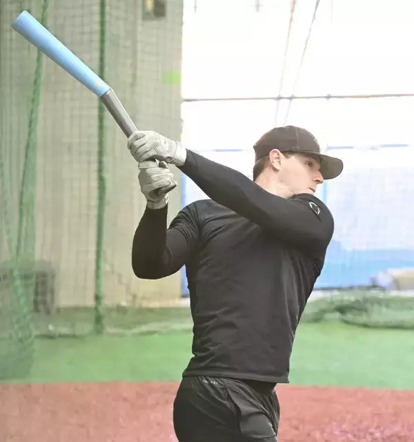 【巨人】一晩でひげさっぱり　キャベッジが来日翌日から始動