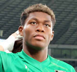 「ＧＫ鈴木彩艶が昨年１１月の左手骨折以来、約３か月ぶりにベンチ入り復帰　出番はなしも日本代表に朗報」の画像1