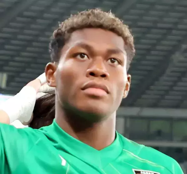 ＧＫ鈴木彩艶が昨年１１月の左手骨折以来、約３か月ぶりにベンチ入り復帰　出番はなしも日本代表に朗報