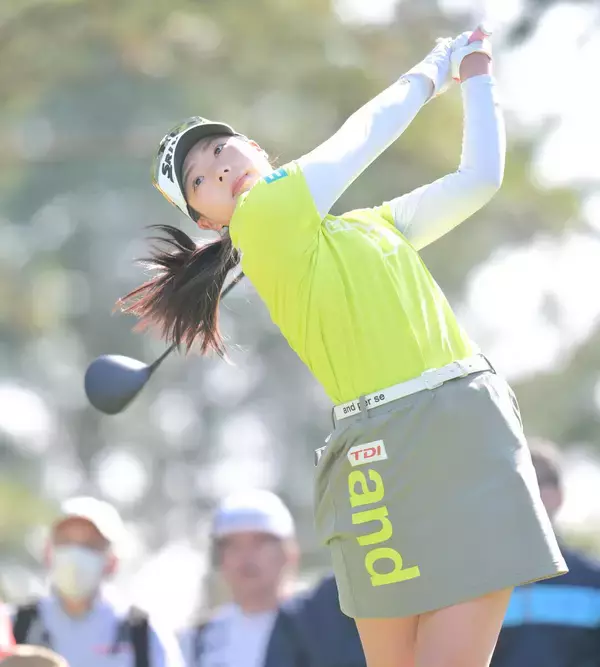 「菅楓華　「唐揚げ断ち」でアゲアゲ　１３位から単独首位浮上…今季２勝目で年少３位生涯獲得賞金２億円突破へ」の画像