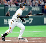 「【巨人】泉口友汰、さすがの勝負強さを発揮　得点圏１０打数５安打！追加点となる適時二塁打　」の画像1