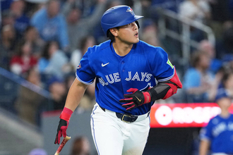 岡本和真、ＷＢＣベネズエラ代表左腕との“再戦”で３打数無安打　ブ軍完封負け　吉田正尚は３戦連続欠場…新体制でも出番なし