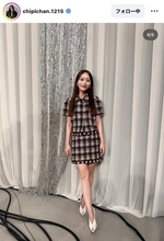 「スタイル良すぎ」 近藤千尋、足スラリのミニ姿に「す、素敵です」「安定に美人さん」と絶賛の声