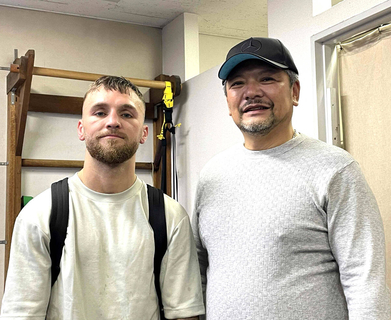【ボクシング】西田凌佑陣営がサム・グッドマン練習を視察 枝川孝・六島ジム会長「あご、強いんじゃない？」
