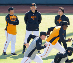 【巨人】秋季キャンプに７０００人超が来場「松井フィーバー」１日は初の日曜日　野手はＧ球場、投手はＧタウン…メニュー発表