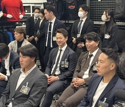 【巨人】大城卓三と中川皓太がミズノブランドアンバサダーミーティングに出席
