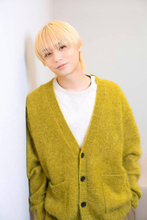 伊野尾慧　金髪姿にカメラマン思わず「艶っぽいですね」殺風景な取材部屋が一気に華やいだ