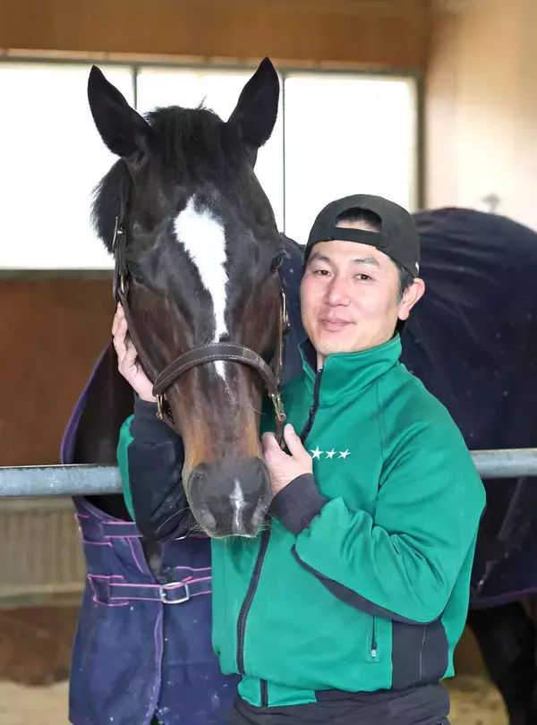 「【大阪杯】屈腱炎を乗り越え５度目のＧ１に挑むセイウンハーデスと担当の千野助手　「本当に奇跡的」」の画像