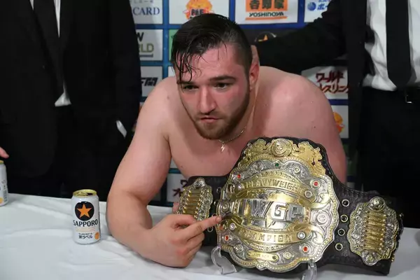 史上最年少「ＩＷＧＰヘビー級」新王者・カラム・ニューマン、５・４福岡で鷹木信悟と初防衛戦…全対戦カード決定