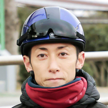 津村明秀騎手が落馬　担架で運ばれる　あすダービーではリアライズシリウスに騎乗予定…３０日の東京７Ｒ