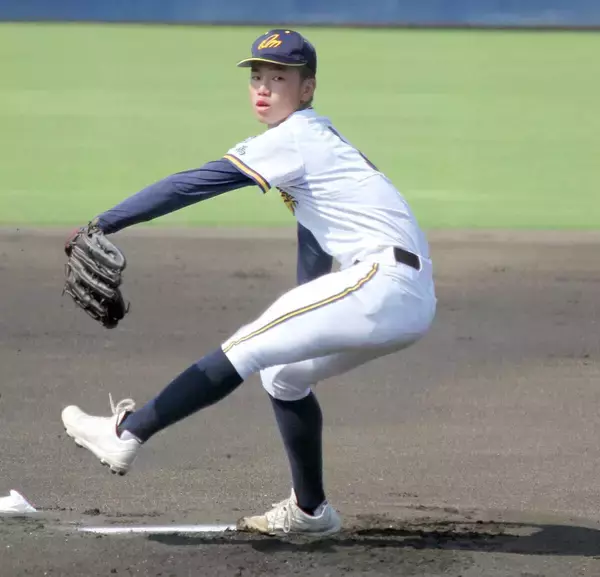 【高校野球】前橋育英が延長１０回サヨナラで準決勝進出　エース・塚越晟那「投げ切れたことが良かった」１５３球１失点完投に安堵…群馬大会