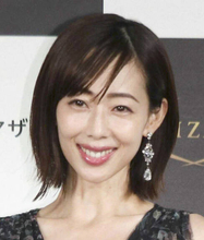 ４６歳・井上和香のアップショットが「最高に可愛い」お出かけ姿にファン「いってらっしゃい！」「安全運転で」などの声