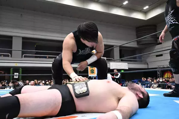 ウルフアロン、「デビュー１３戦目」初黒星…パートナーのＹＯＨが成田蓮に敗れる…２・１１「初防衛戦」へ暗雲…２・８大阪全成績