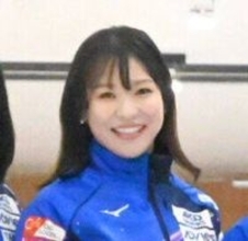 「すげーキレイ」「どこの女優」話題のカーリング選手　イケメン夫とラブラブ２ショ！変ぼうした吉田知那美「女子アナかと」