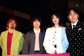 染谷将太＆唐田えりかが生きてると感じる瞬間は？「寝る時」「”もっちゅりん”を初めて食べた」