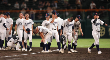 最後の甲子園取材で敗戦後も悔しさを押し殺して自分の言葉で誠実に受け答える球児の姿に心が熱く…