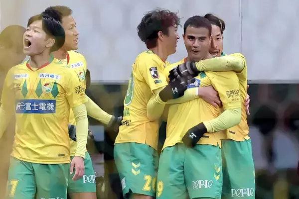 千葉、来季のＪ１昇格が決定　１７年越しの悲願かなえる…オリジナル１０が０５年以来Ｊ１にそろう