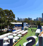 「【全豪テニス】午後４時半にこの日最高の４２度まで上昇　会場の日なたには人の姿なし」の画像1