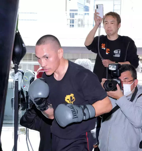 【ボクシング】那須川天心陣営の葛西裕一氏「エストラダはおそらくびっくりすると思う。天心の才能が花開けば」元２階級制覇王者の公開練習視察…１１日ＷＢＣ挑戦者決定戦