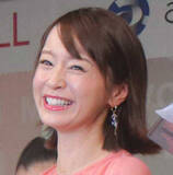 「鈴木亜美「ママ似」娘を顔出し！仲良し親子ショットに「いっぱい夏を楽しんで」「食べっぷりもママ似」」の画像1